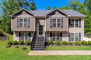 1928 Paynes Point, Winder, GA 30680