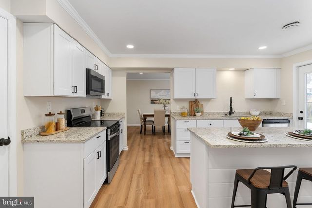 3234 RIVERVIEW DR, Triangle, VA 22172