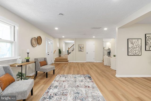 3234 RIVERVIEW DR, Triangle, VA 22172