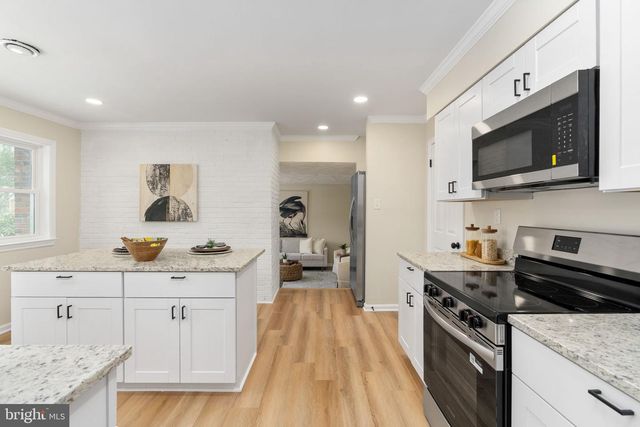 3234 RIVERVIEW DR, Triangle, VA 22172