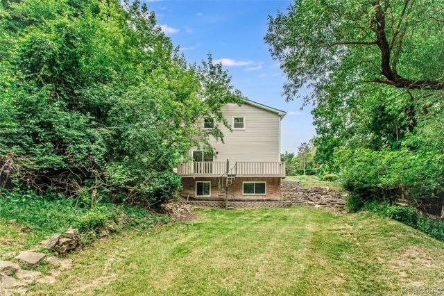 21993 Riverview Drive, Beverly Hills Village, MI 48025