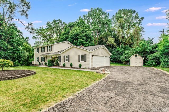 21993 Riverview Drive, Beverly Hills Village, MI 48025