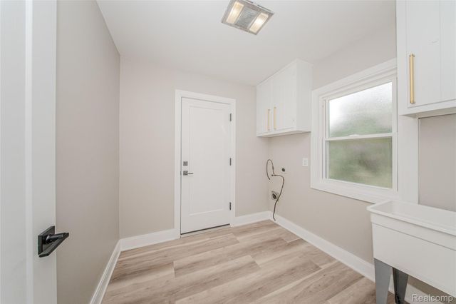 21993 Riverview Drive, Beverly Hills Village, MI 48025