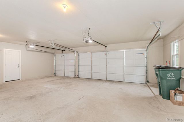 21993 Riverview Drive, Beverly Hills Village, MI 48025