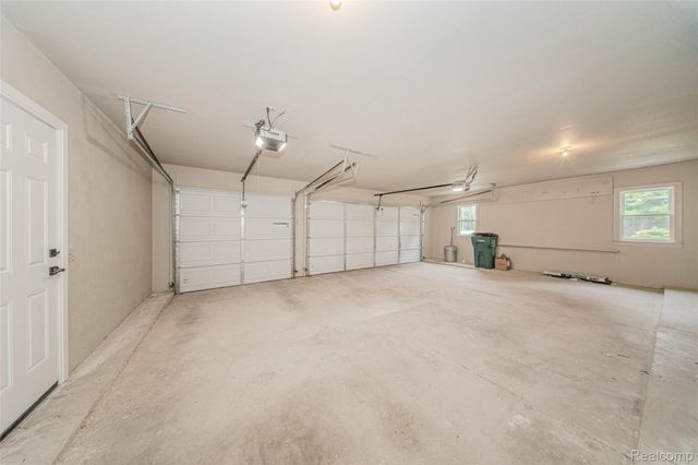 21993 Riverview Drive, Beverly Hills Village, MI 48025