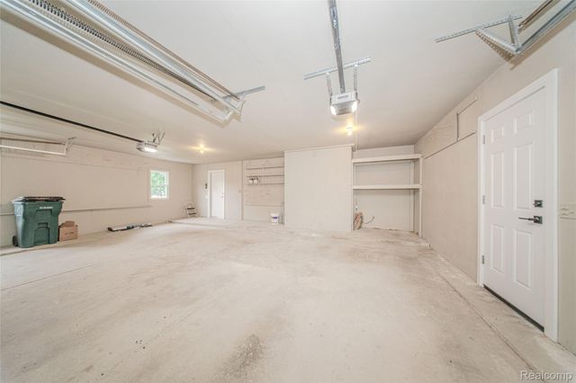 21993 Riverview Drive, Beverly Hills Village, MI 48025