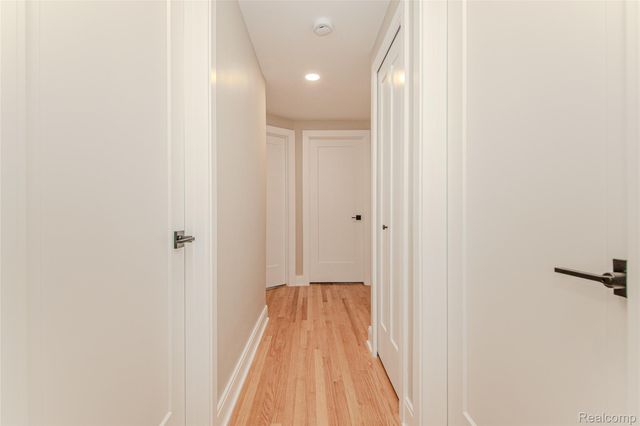 21993 Riverview Drive, Beverly Hills Village, MI 48025