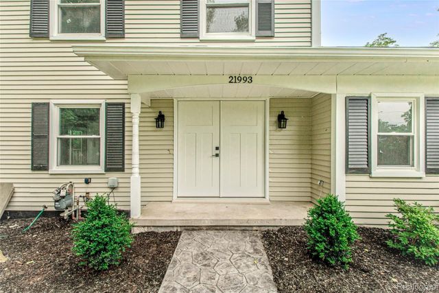 21993 Riverview Drive, Beverly Hills Village, MI 48025
