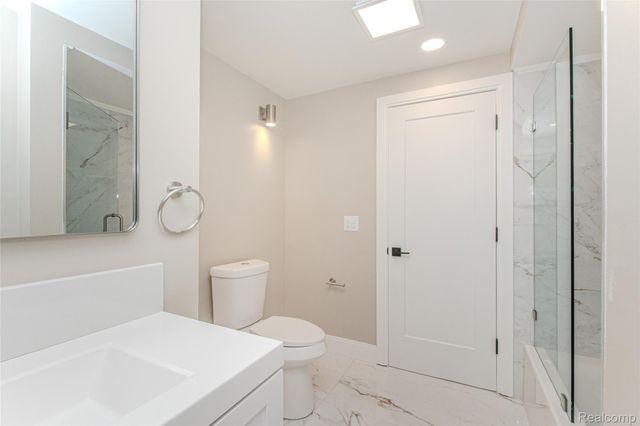 21993 Riverview Drive, Beverly Hills Village, MI 48025