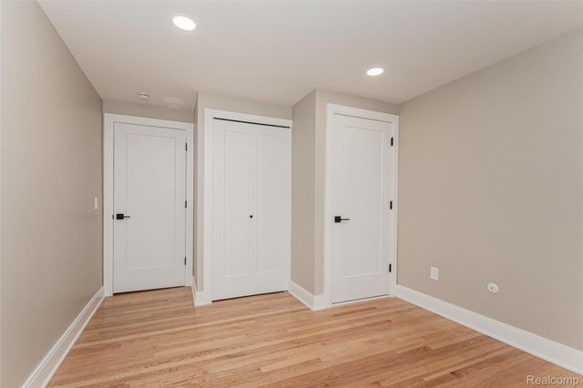 21993 Riverview Drive, Beverly Hills Village, MI 48025