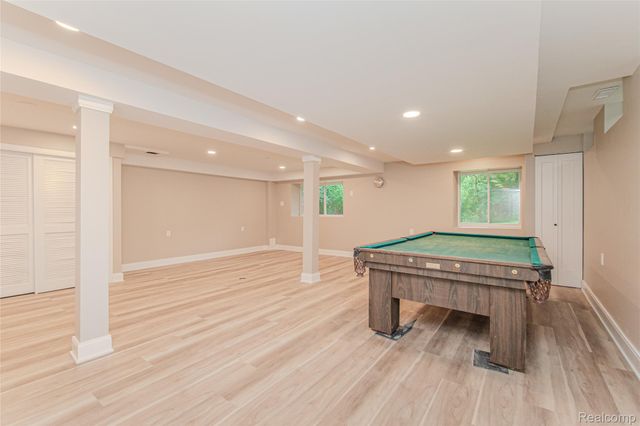 21993 Riverview Drive, Beverly Hills Village, MI 48025