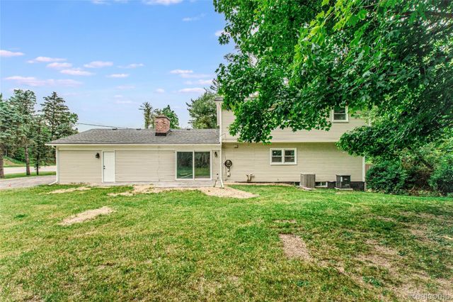 21993 Riverview Drive, Beverly Hills Village, MI 48025