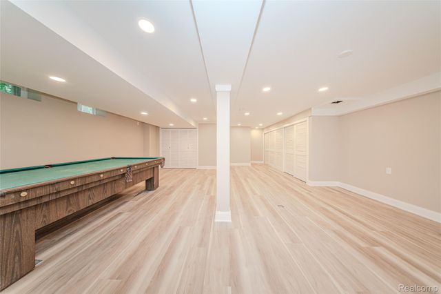 21993 Riverview Drive, Beverly Hills Village, MI 48025