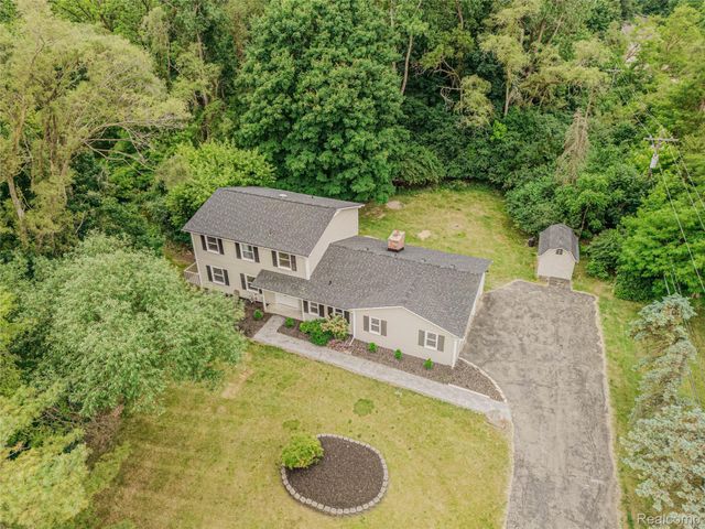 21993 Riverview Drive, Beverly Hills Village, MI 48025