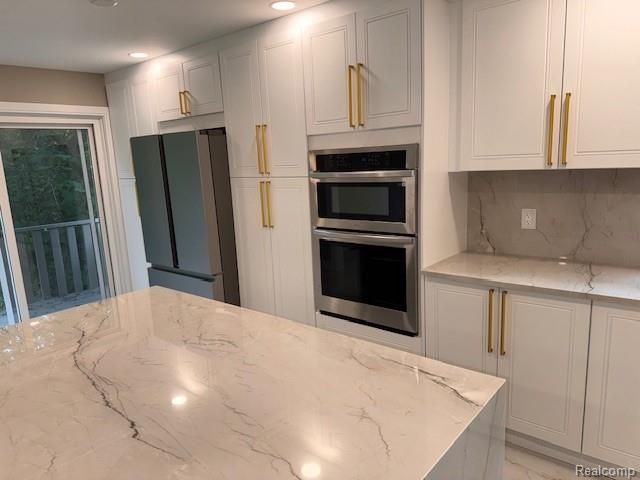 21993 Riverview Drive, Beverly Hills Village, MI 48025