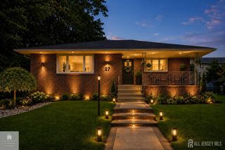 27 Phoenix Avenue, Edison, NJ 08837