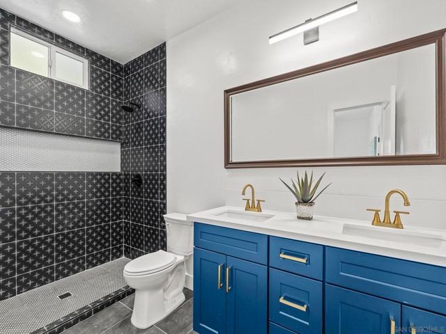 2504 J, National City, CA 91950