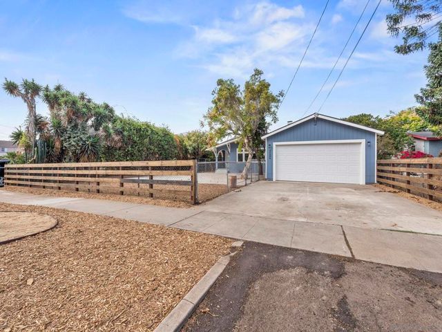 2504 J, National City, CA 91950