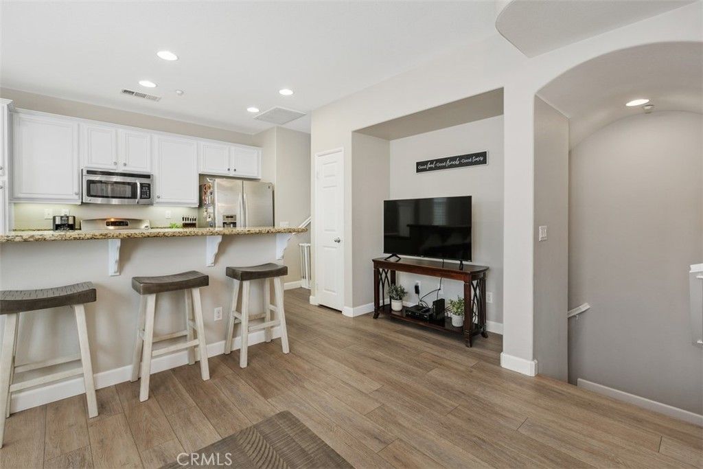 Image 9 of property listing at 31207 Strawberry Tree, Temecula, CA 92592