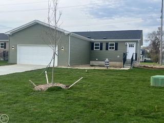 4213 Sugar Maple Run Unit #4, Flint, MI 48506