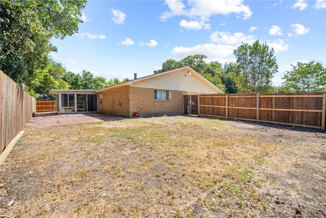 2801 Clover Valley Drive, Garland, TX 75043