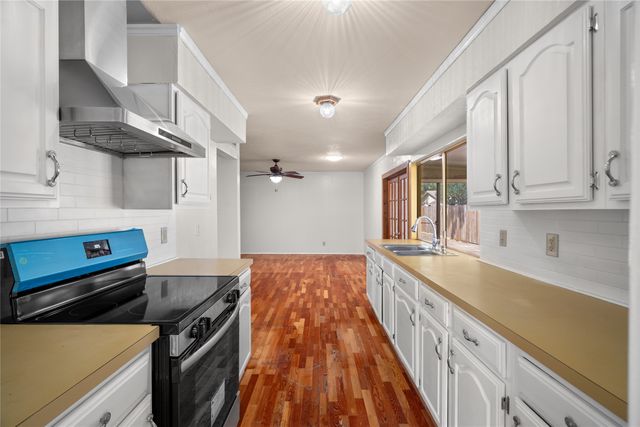 2801 Clover Valley Drive, Garland, TX 75043