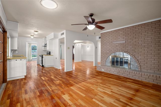 2801 Clover Valley Drive, Garland, TX 75043