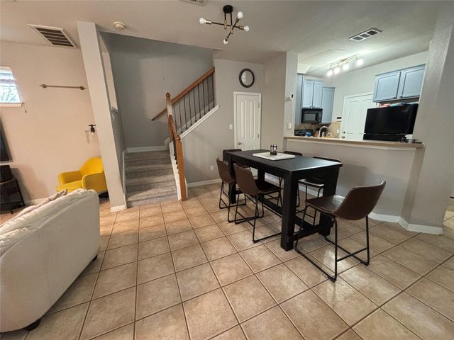 8518 W Cahill DR 29, Austin, TX 78729