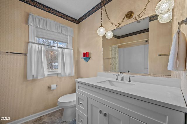 3221 Oakridge Drive, Graham, NC 27253