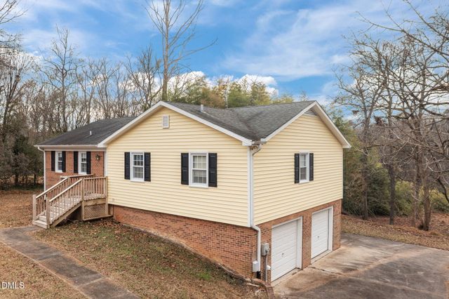 3221 Oakridge Drive, Graham, NC 27253