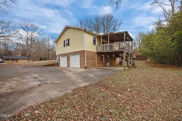 3221 Oakridge Drive, Graham, NC 27253