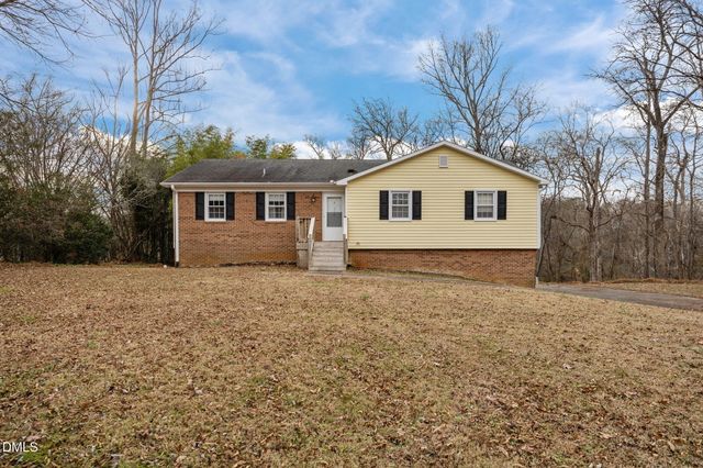 3221 Oakridge Drive, Graham, NC 27253