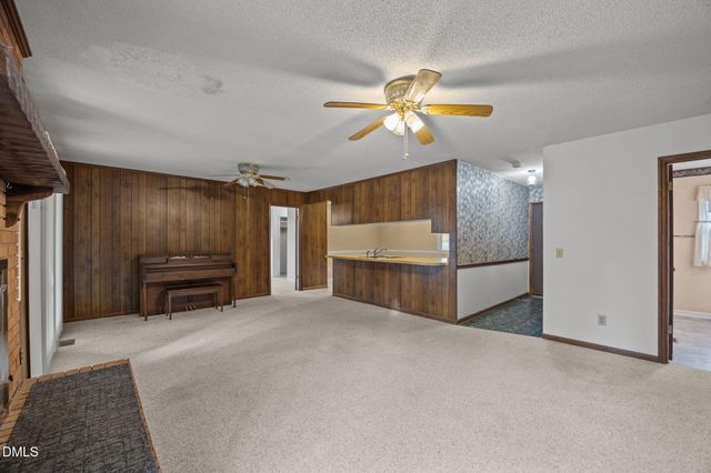 3221 Oakridge Drive, Graham, NC 27253