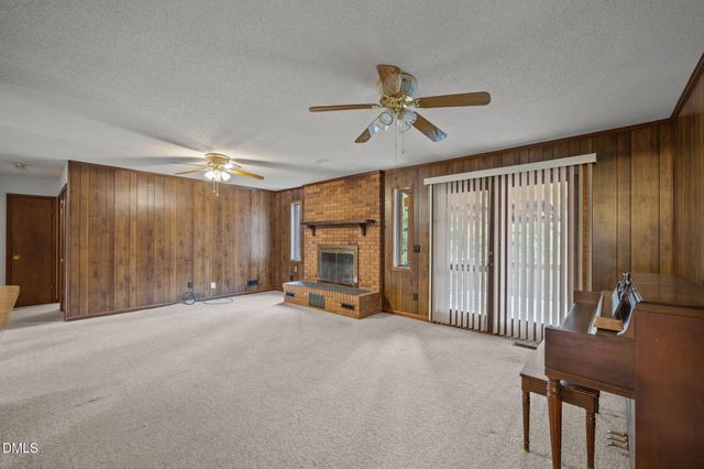 3221 Oakridge Drive, Graham, NC 27253