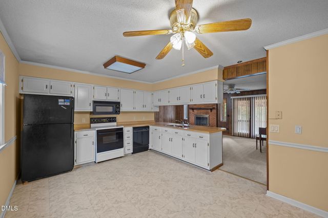 3221 Oakridge Drive, Graham, NC 27253