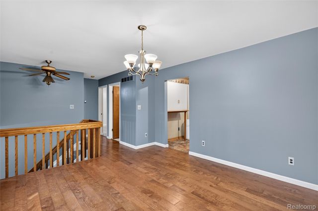 8360 Arlis Street, Commerce Charter Township, MI 48382