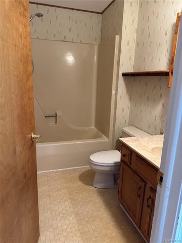 8360 Arlis Street, Commerce Charter Township, MI 48382