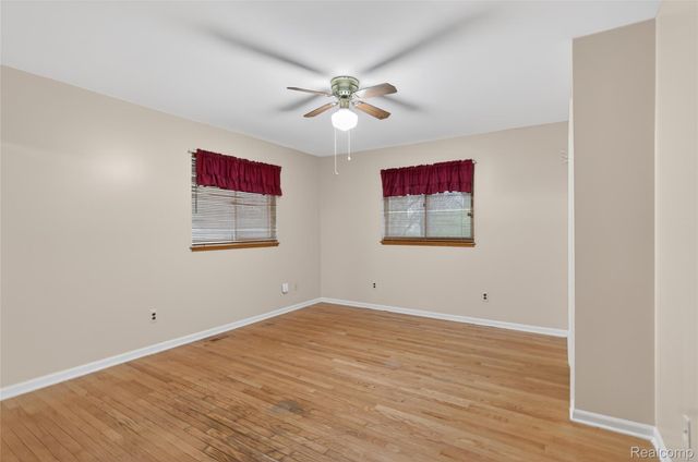 8360 Arlis Street, Commerce Charter Township, MI 48382