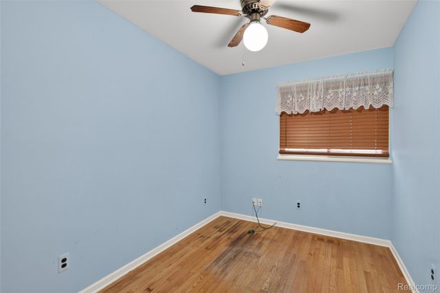 8360 Arlis Street, Commerce Charter Township, MI 48382