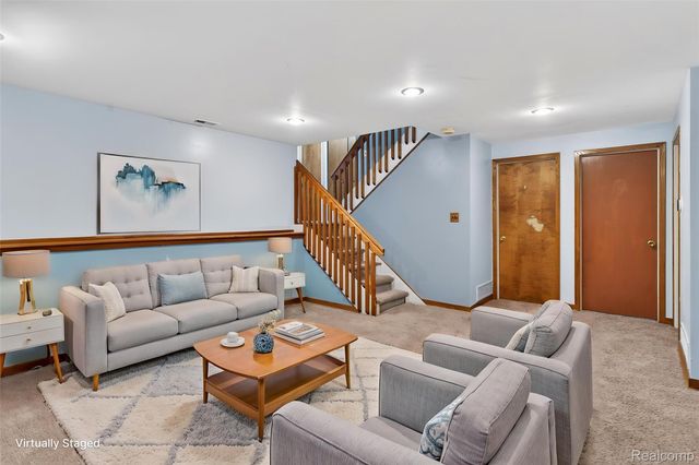 8360 Arlis Street, Commerce Charter Township, MI 48382
