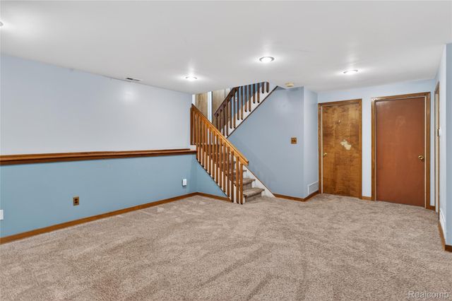 8360 Arlis Street, Commerce Charter Township, MI 48382
