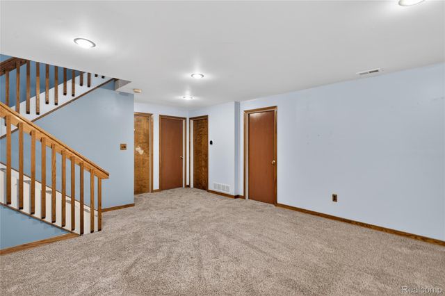 8360 Arlis Street, Commerce Charter Township, MI 48382