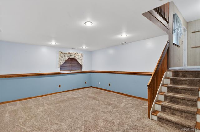 8360 Arlis Street, Commerce Charter Township, MI 48382