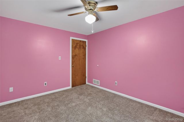 8360 Arlis Street, Commerce Charter Township, MI 48382
