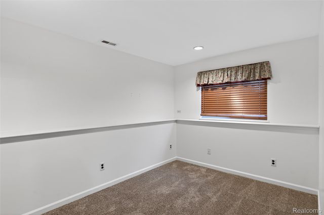 8360 Arlis Street, Commerce Charter Township, MI 48382