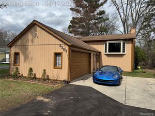 8360 Arlis Street, Commerce Charter Township, MI 48382