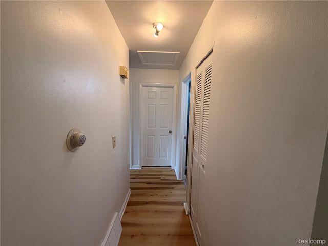 5347 Mapletree Drive, Flint Charter Township, MI 48532