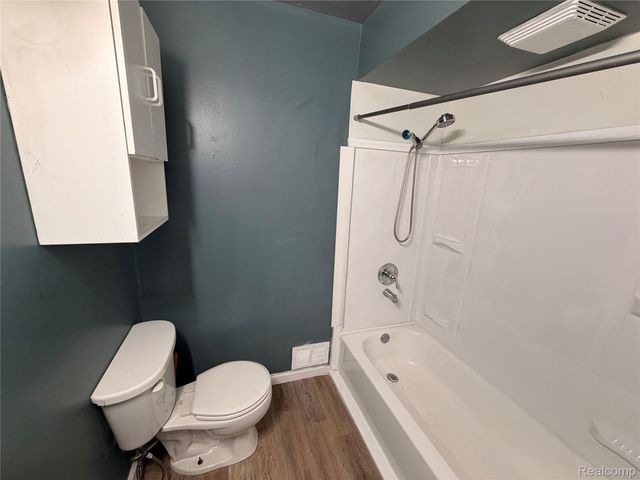 5347 Mapletree Drive, Flint Charter Township, MI 48532