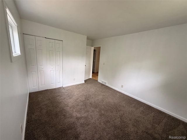5347 Mapletree Drive, Flint Charter Township, MI 48532