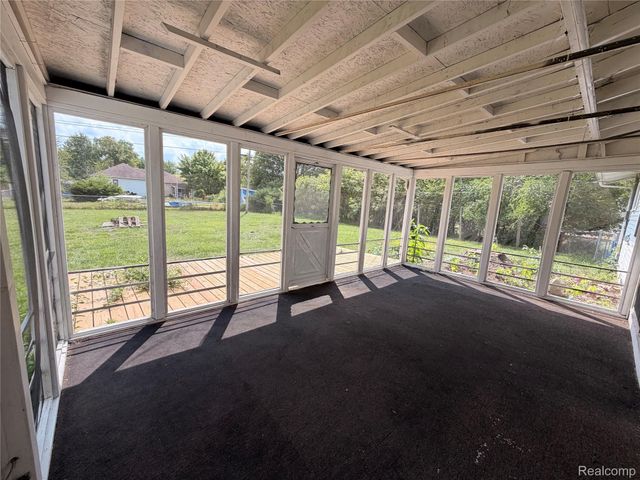 5347 Mapletree Drive, Flint Charter Township, MI 48532